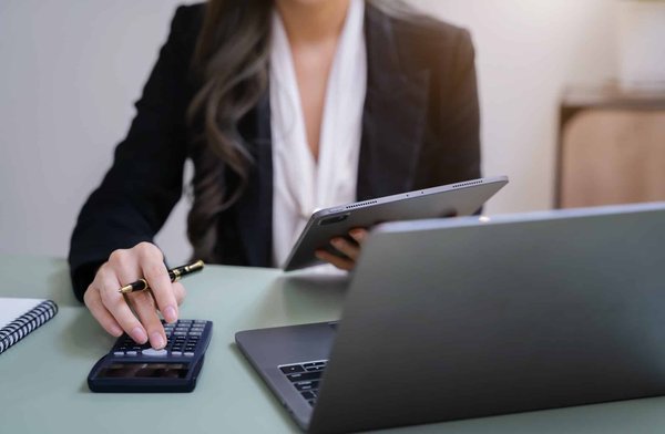 Pourquoi un avocat devrait-il contacter un expert-comptable à Paris ?
